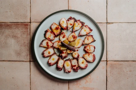 Pulpo guisado a la canaria con vinagreta picona